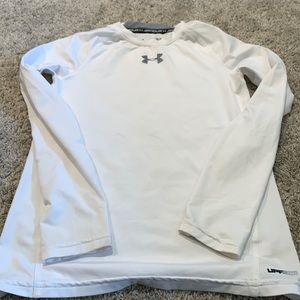 Excellent condition boys Under Armour heat gear size medium. Gray and white